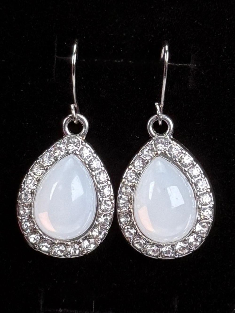 Pretty silvertone, bling, light colored pear shape costume pierced earrings